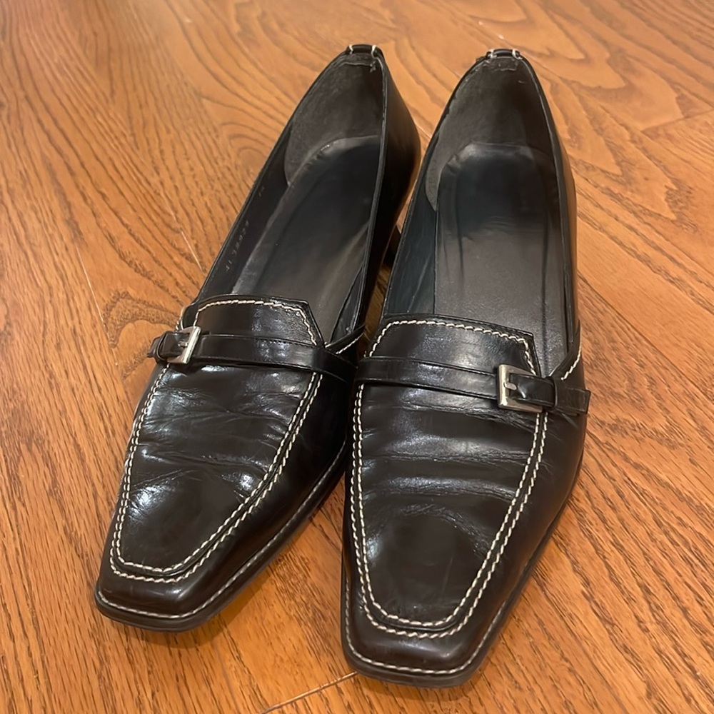 STUART WEITZMAN WOMENS BLACK LEATHER SHOES SIZE 10M